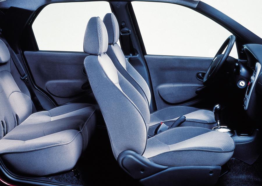  Fiat Albea 2003 года  (фото 3 из 13)